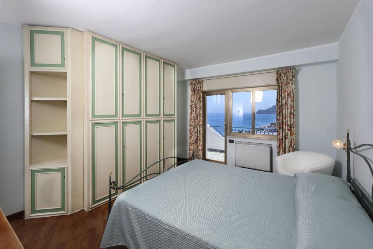 Il Cavalluccio Marino Apartment Santa Teresa Di Riva Exterior photo